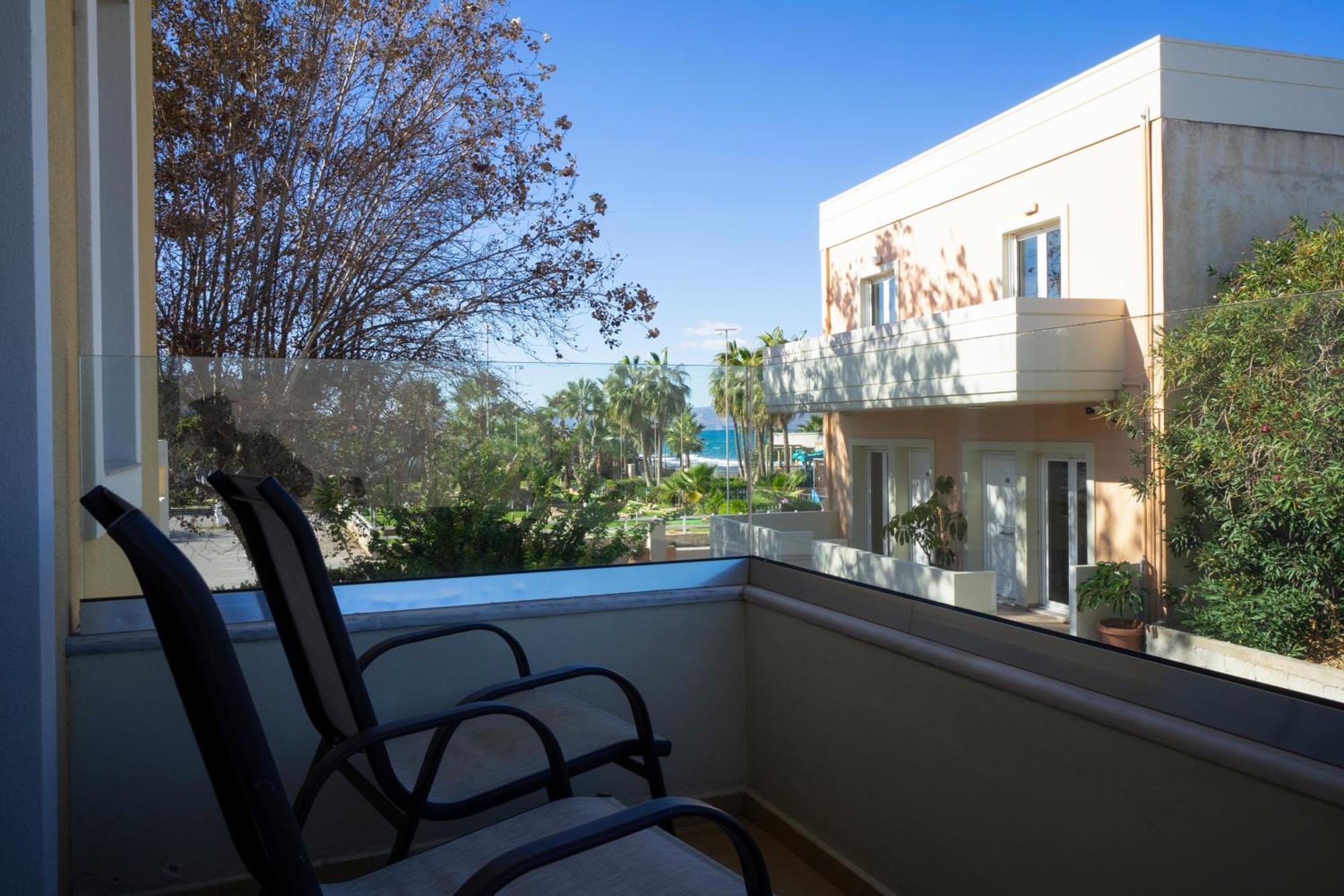 Georgina Aparthotel Agia Marina  Exterior photo