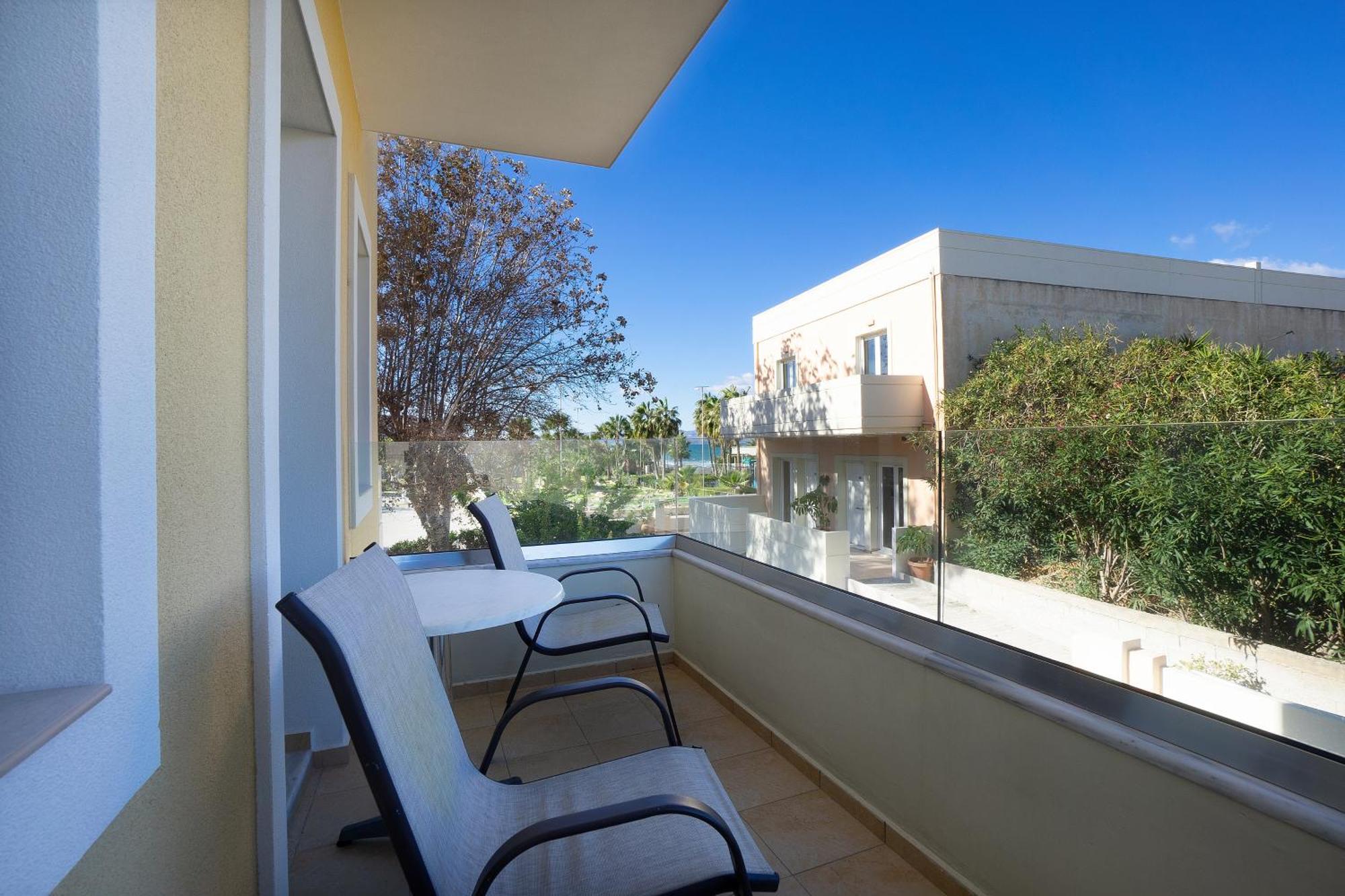 Georgina Aparthotel Agia Marina  Exterior photo