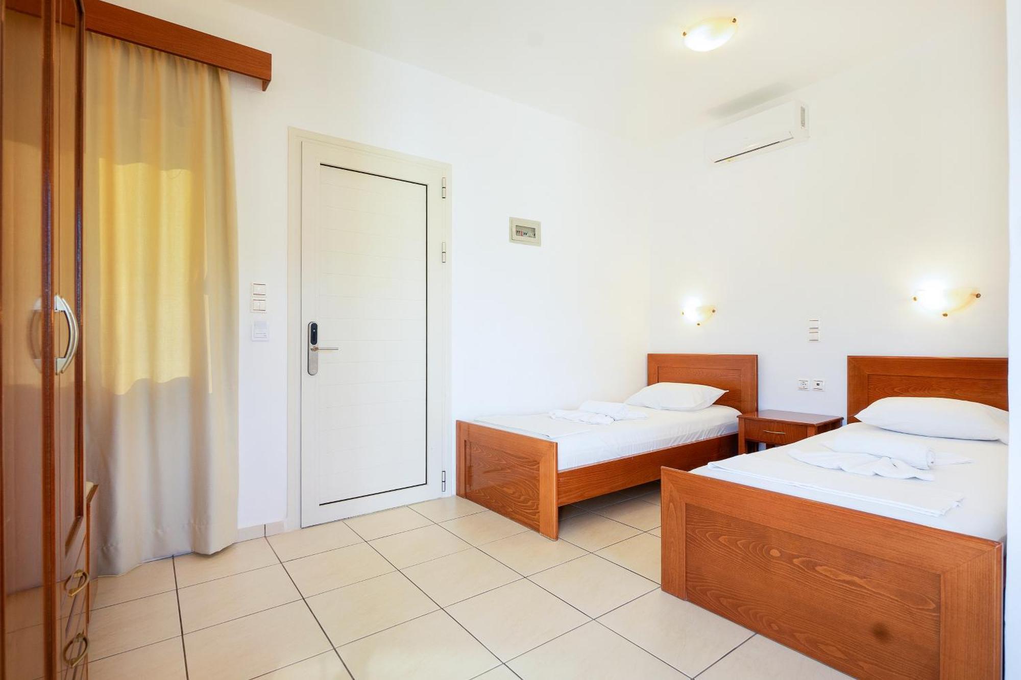 Georgina Aparthotel Agia Marina  Exterior photo