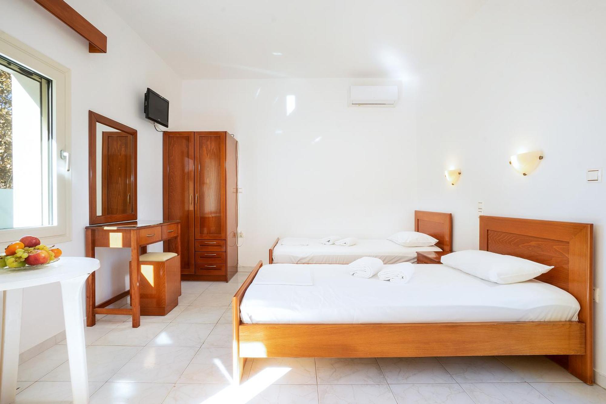 Georgina Aparthotel Agia Marina  Exterior photo
