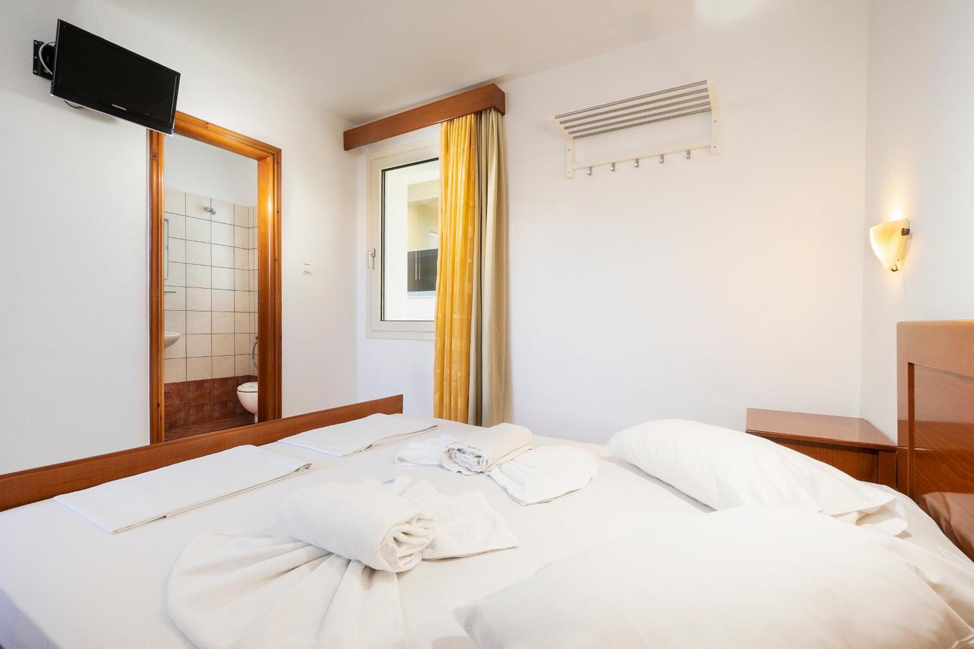 Georgina Aparthotel Agia Marina  Exterior photo