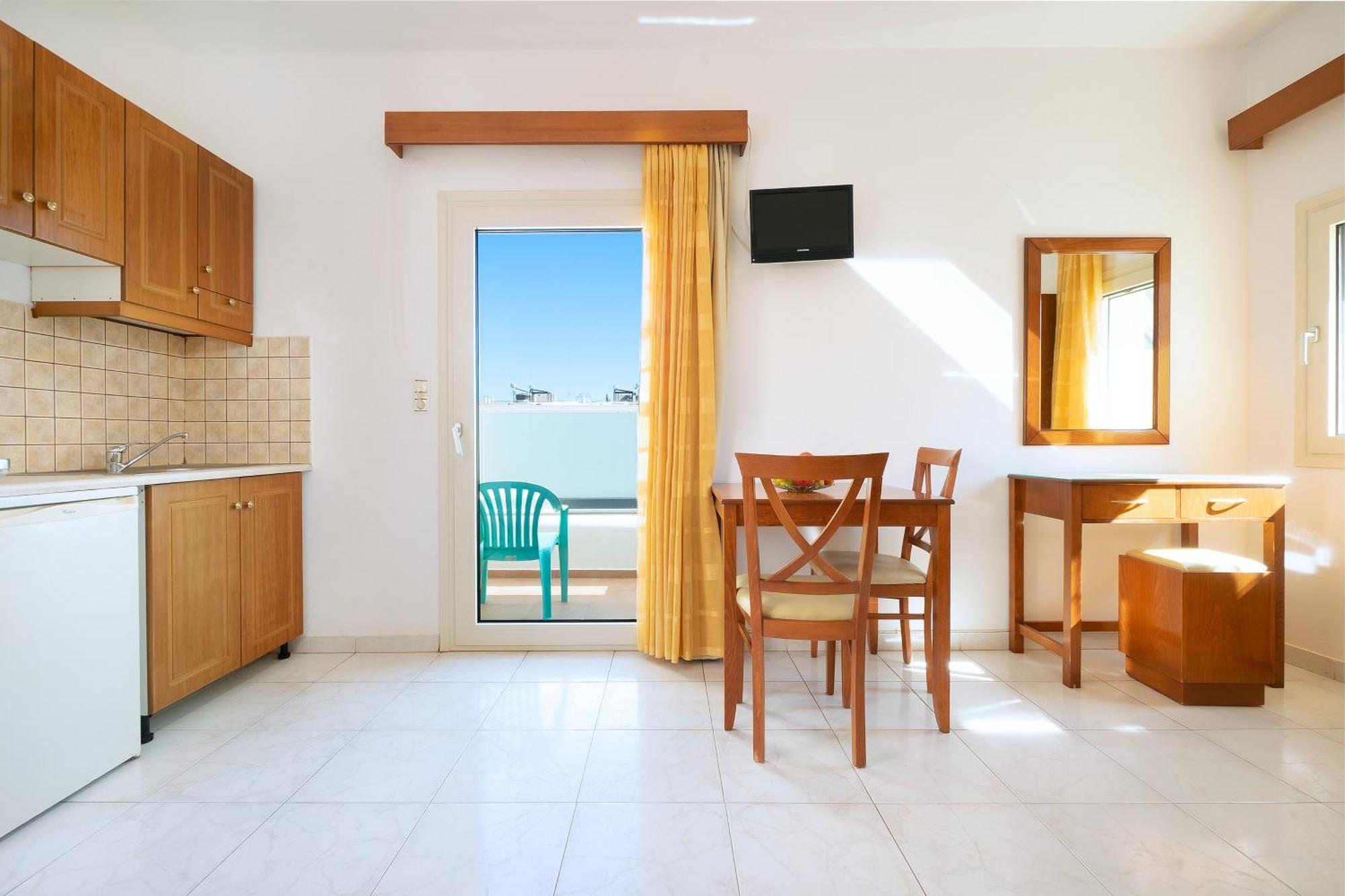 Georgina Aparthotel Agia Marina  Exterior photo