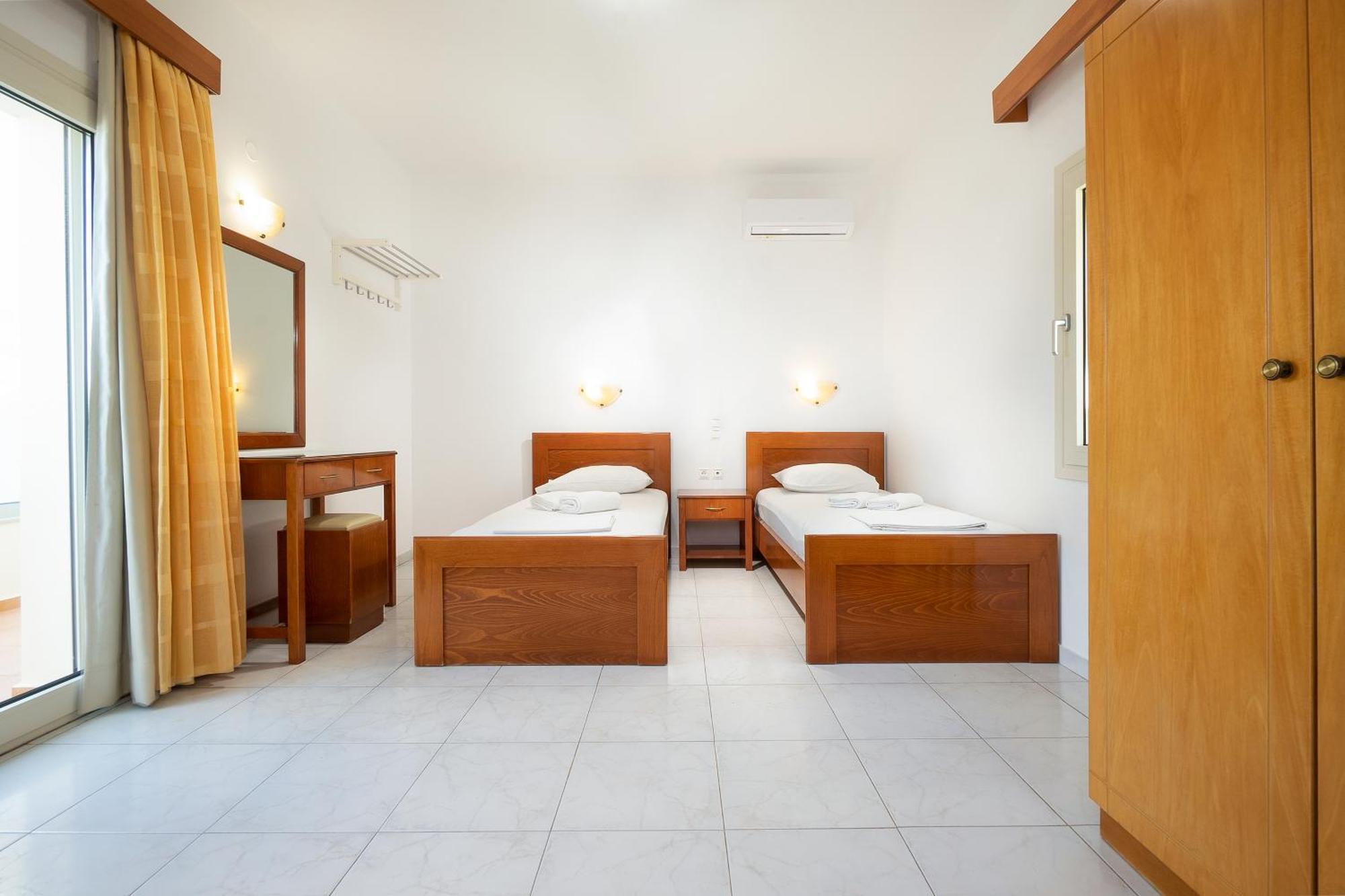 Georgina Aparthotel Agia Marina  Exterior photo